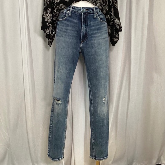 1110. Silver High Note Skinny Jean NWT Size 33 - Picture 1 of 4